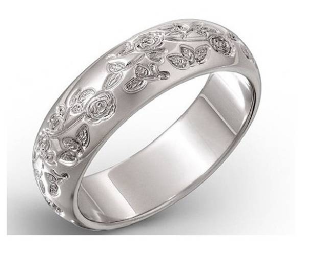 Кольцо из серебра классическое с цветочным орнаментом 