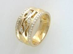 Кольцо из комбинированного золота c бриллиантом 01К683672