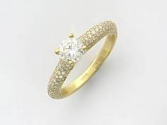 Кольцо из желтого золота c бриллиантом 01К644812
