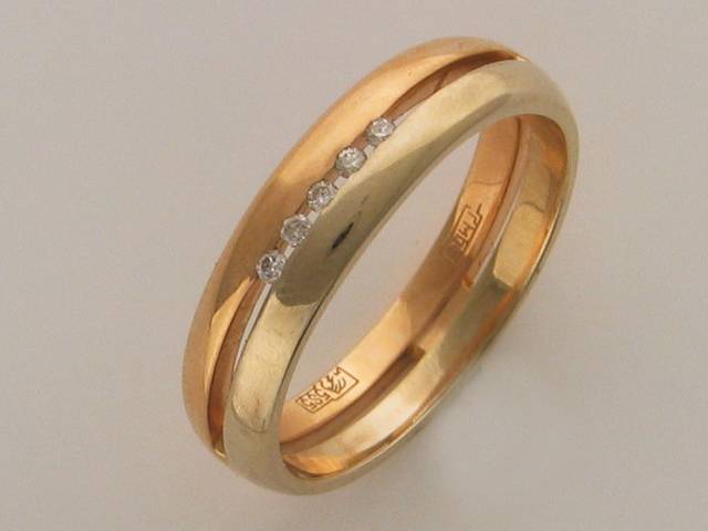 Кольцо из комбинированного золота c бриллиантом 32К660127 фото