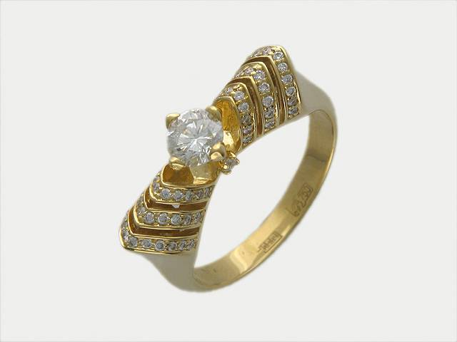 Кольцо из желтого золота c бриллиантом 01К643576 фото