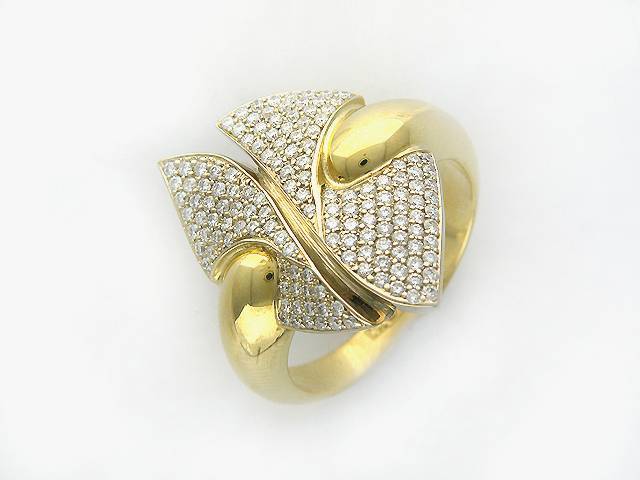 Кольцо из комбинированного золота c бриллиантом 01К683393 фото