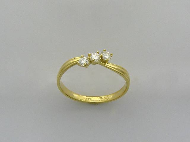 Кольцо из желтого золота c бриллиантом 01К643856 фото