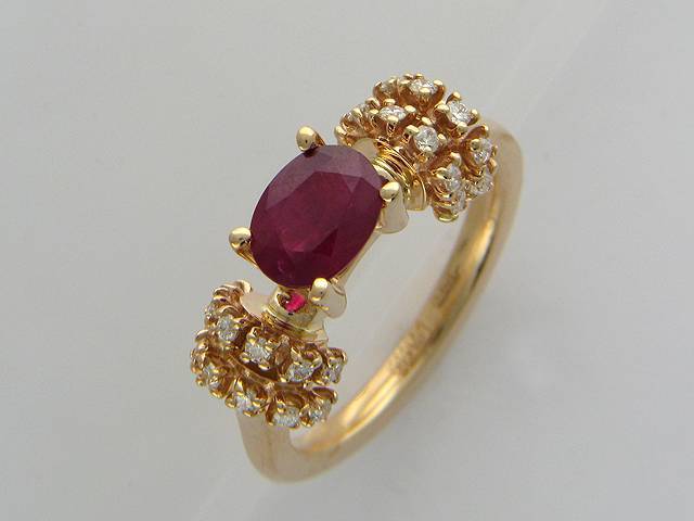 Кольцо из красного золота c бриллиантом и сапфиром 01К613264 фото