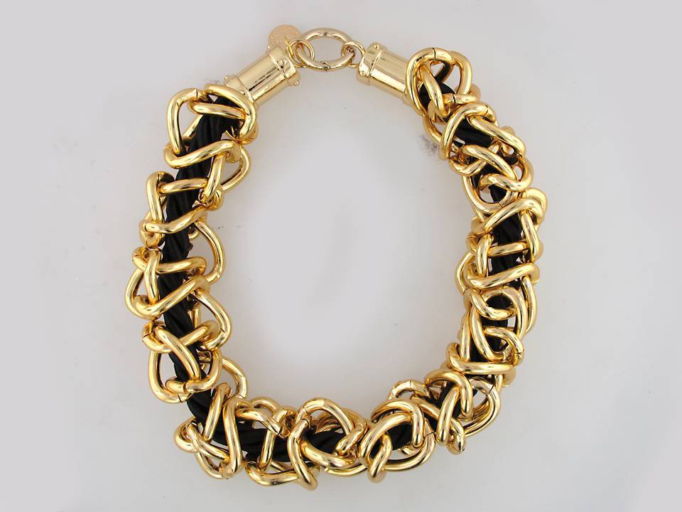 Колье из бижутерии 