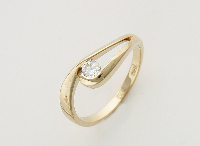 Кольцо из белого золота c бриллиантом 32к670578 фото