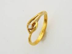 Кольцо из комбинированного золота c бриллиантом 01К682901