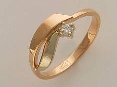 Кольцо из комбинированного золота c бриллиантом 01К662672