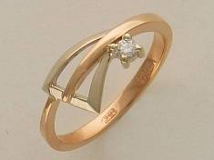 Кольцо из комбинированного золота c бриллиантом 01К662873Ж