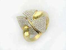 Кольцо из комбинированного золота c бриллиантом 01К683393