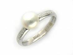 Кольцо из белого золота c бриллиантом и жемчугом 01К624937