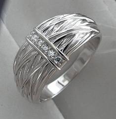 Кольцо из серебра c фианитом 01К1513064