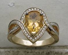 Кольцо из желтого золота c бриллиантом и цитрином 01К638457-5