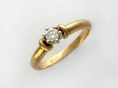 Кольцо из комбинированного золота c бриллиантом 32К660564