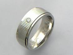 Обручальные кольца из трубы из белого золота c бриллиантом 01О620105