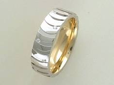 Обручальные кольца из трубы из комбинированного золота c бриллиантом Г5К662053