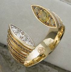 Кольцо из желтого золота c бриллиантом и сапфиром 01К6312199-4