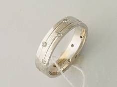 Обручальные кольца из трубы из белого золота c бриллиантом 01О620063