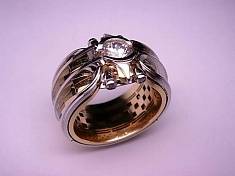 Кольцо из комбинированного золота c бриллиантом 01Т683953